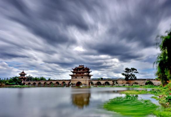 圖1：溪云初起日沉閣，山雨欲來風(fēng)滿樓。（張澤  攝）.jpg